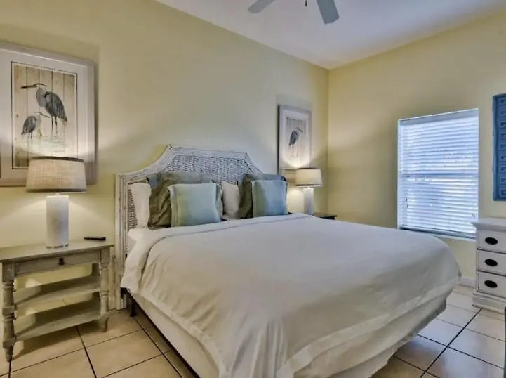 Apartment Bodacious Beach Retreat Condo In Destin